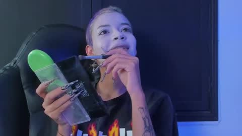 Anny online show from 11.28.25