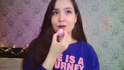 Snapshot of anny_shine chatting on 09.26.25 Annie online show from 09.26.25