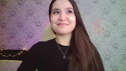 Snapshot of anny_shine chatting on 10.11.25 Annie online show from 10.11.25