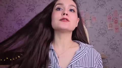 Snapshot of anny_shine chatting on 10.18.25 Annie online show from 10.18.25