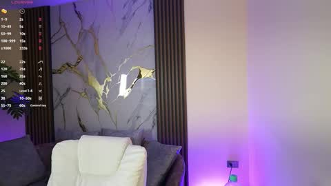 Snapshot of annybuny chatting on 10.20.25 Ana online show from 10.20.25