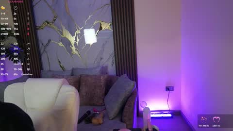 Snapshot of annybuny chatting on 10.23.25 Ana online show from 10.23.25