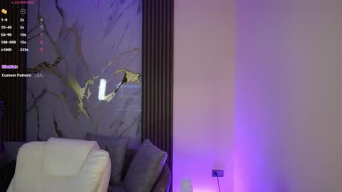 Snapshot of annybuny chatting on 10.30.25 Ana online show from 10.30.25