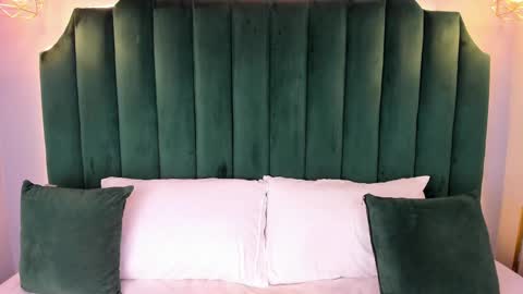 Snapshot of annycolson chatting on 10.26.25 Anny Colson online show from 10.26.25