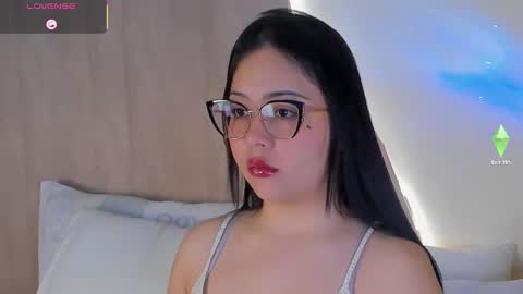 A N N Y E  online show from 10.25.25