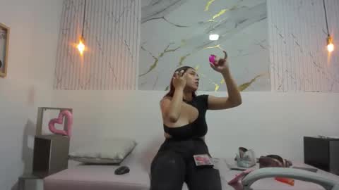 annyeli_bigtits online show from 11.28.25