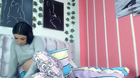 Snapshot of annyevans_ chatting on 02.18.25 online show from 02.18.25