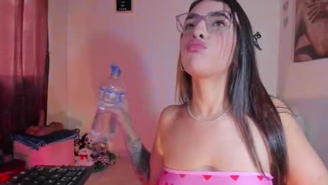 Snapshot of annyluna1 chatting on 10.14.25 Annyluna online show from 10.14.25