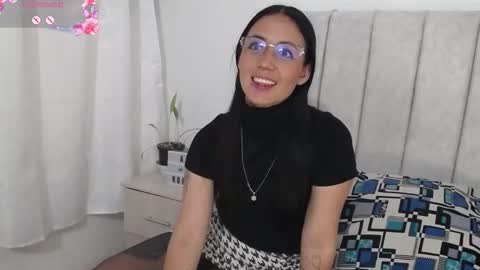 Snapshot of annyroberts_89 chatting on 10.12.25 Anny online show from 10.12.25