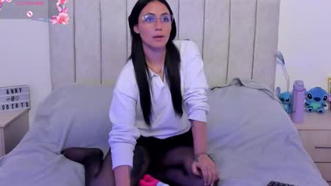 Snapshot of annyroberts_89 chatting on 11.09.25 Anny online show from 11.09.25