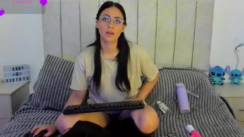 Snapshot of annyroberts_89 chatting on 11.15.25 Anny online show from 11.15.25