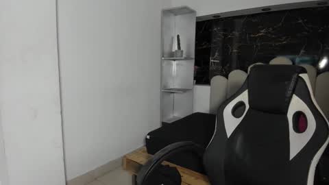 Anny online show from 01.13.26