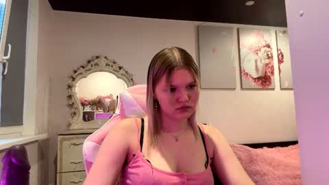Snapshot of annyvibess chatting on 06.13.26 annyvibess online show from 06.13.26