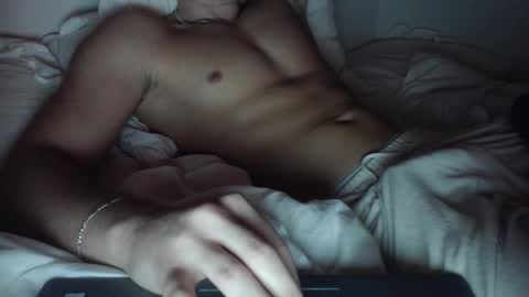 Snapshot of anonyhot13 chatting on 11.08.25 Fitanony13 online show from 11.08.25