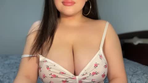 Snapshot of anora_sunny chatting on 10.10.25 Any online show from 10.10.25