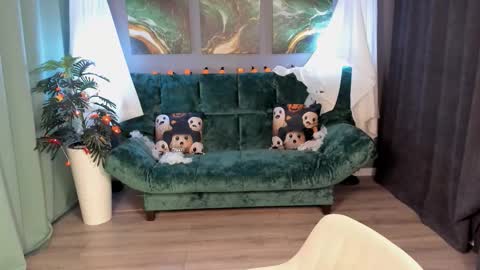 Anora online show from 10.12.25