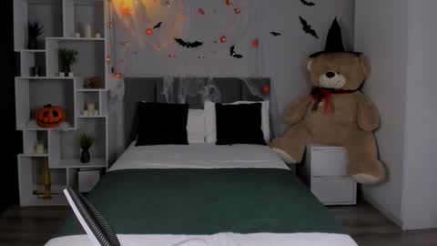 Anora online show from 10.26.25