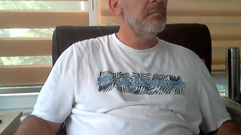 Snapshot of antheris chatting on 10.13.25 antheris online show from 10.13.25