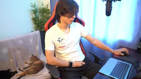 Anthony Buitrago Independent model online show from 01.10.25