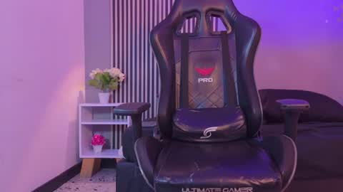 Anthonella Smiith online show from 05.01.26