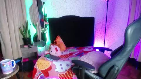 Snapshot of antia_x chatting on 10.15.25 antia_x online show from 10.15.25