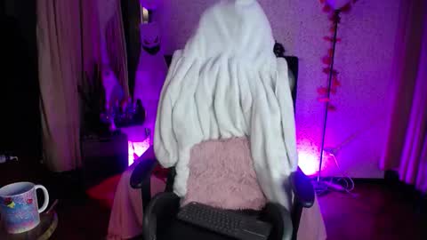 Snapshot of antia_x chatting on 10.27.25 antia_x online show from 10.27.25