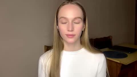 Snapshot of antionettepulgarin chatting on 02.06.26 Viktoria online show from 02.06.26