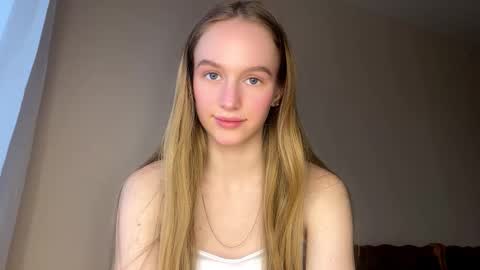 Snapshot of antionettepulgarin chatting on 02.28.26 Viktoria online show from 02.28.26