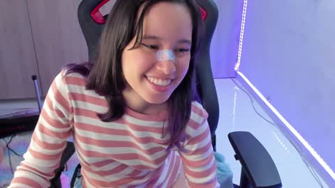 Snapshot of anto_sweet18 chatting on 01.20.25 My birthday is on december 2nd surprise me with a gift from my amazonlist online show from 01.20.25