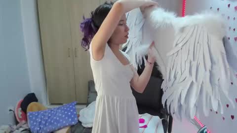 Snapshot of anto_sweet18 chatting on 02.13.25 My birthday is on december 2nd surprise me with a gift from my amazonlist online show from 02.13.25