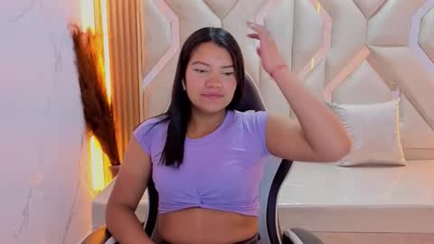 Snapshot of antonela_tp chatting on 10.12.25 Antonela online show from 10.12.25