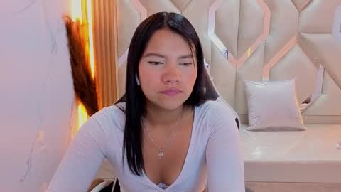 Snapshot of antonela_tp chatting on 10.13.25 Antonela online show from 10.13.25