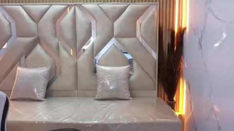 Snapshot of antonela_tp chatting on 10.28.25 Antonela online show from 10.28.25