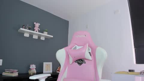 Antonella online show from 04.08.26