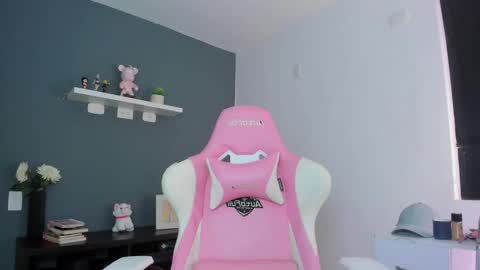 Antonella online show from 04.21.26