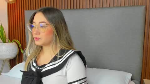 Snapshot of antonella_cutie_ chatting on 01.07.25 A N T O N E L L A online show from 01.07.25
