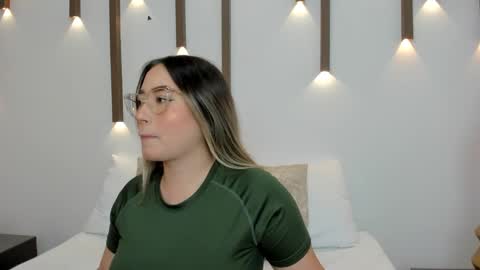 Snapshot of antonella_cutie_ chatting on 01.31.25 A N T O N E L L A online show from 01.31.25