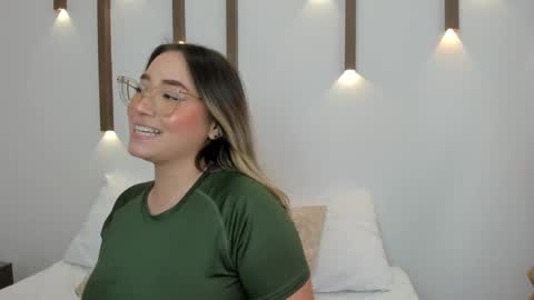 Snapshot of antonella_cutie_ chatting on 01.31.25 A N T O N E L L A online show from 01.31.25