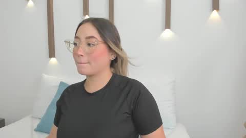 Snapshot of antonella_cutie_ chatting on 02.04.25 A N T O N E L L A online show from 02.04.25