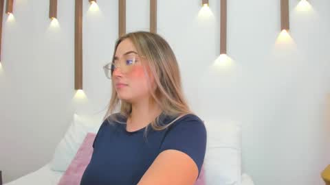 Snapshot of antonella_cutie_ chatting on 02.12.25 A N T O N E L L A online show from 02.12.25