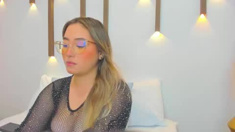 Snapshot of antonella_cutie_ chatting on 02.18.25 A N T O N E L L A online show from 02.18.25