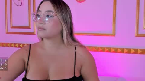 Snapshot of antonella_cutie_ chatting on 10.30.25 A N T O N E L L A online show from 10.30.25