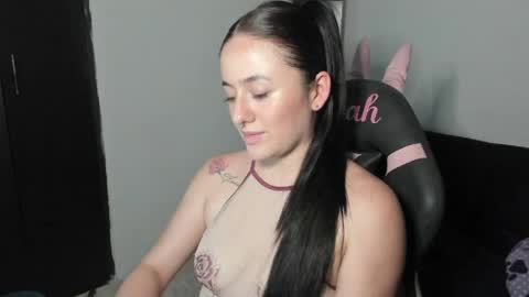 Snapshot of antonella_naughty1 chatting on 05.22.26 antonella online show from 05.22.26