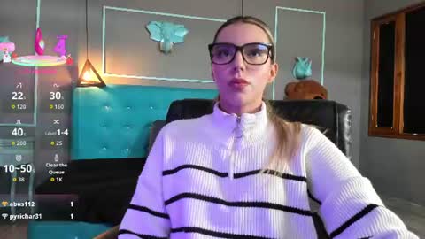 Snapshot of antonella_rose3 chatting on 07.20.26 Valentina online show from 07.20.26