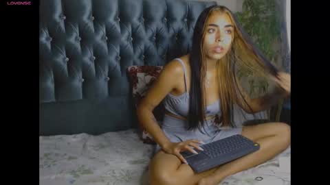 AntonellaAndNoah online show from 02.13.25