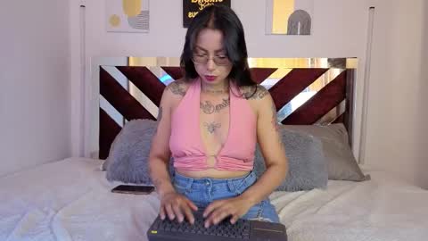 antonellaconelly online show from 09.08.25