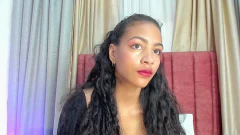 AntonellaHall  online show from 03.07.25