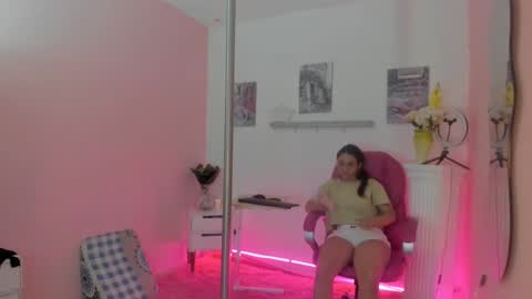 Snapshot of antonellakling_ chatting on 01.13.25 ANTONELLA online show from 01.13.25