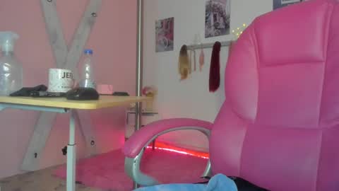 Snapshot of antonellakling_ chatting on 02.13.25 ANTONELLA online show from 02.13.25