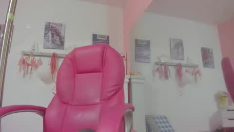 Snapshot of antonellakling_ chatting on 03.11.25 ANTONELLA online show from 03.11.25